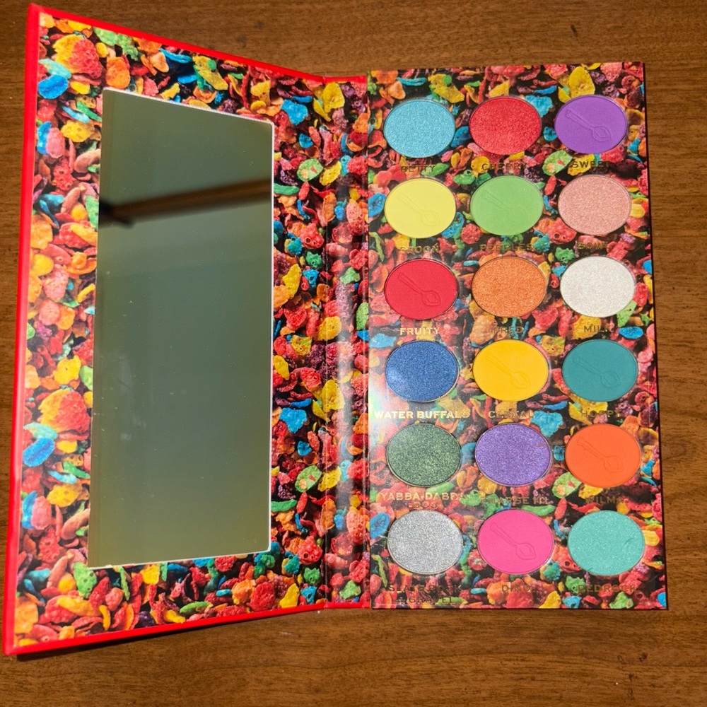 I ❤️ REVOLUTION Fruity Pebbles Eyeshadow Palette